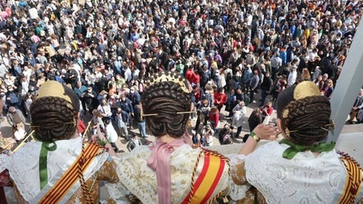 Las Fallas disparan los contagios: 7.954 nuevos positivos en Valencia Las Fallas disparan los contagios: 7.954 nuevos positivos en Valencia