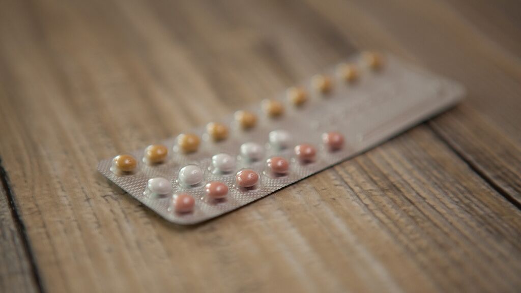 Todo sobre la píldora anticonceptiva masculina: cómo funciona, fiabilidad y efectos secundarios