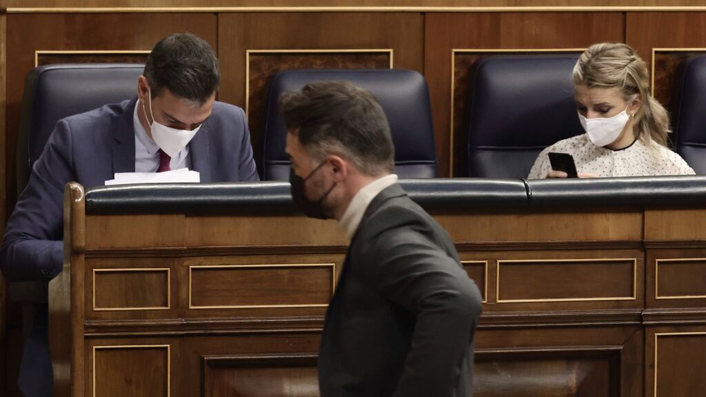 El Gobierno afronta las medidas anticrisis en el peor momento de relación con sus socios