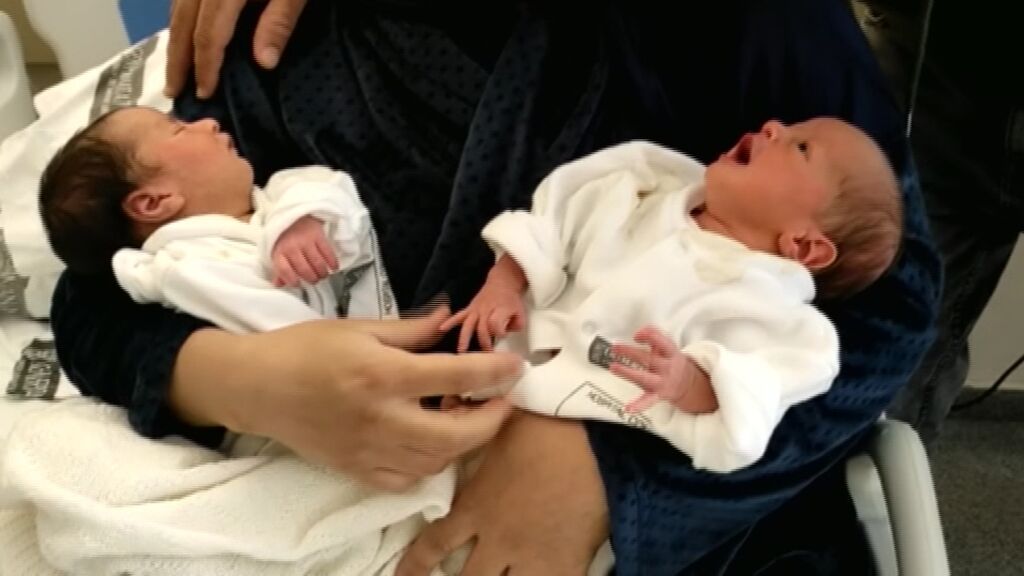 Hidaya y Touba, las dos mellizas nacidas en una cesárea velada, en perfecto estado de salud