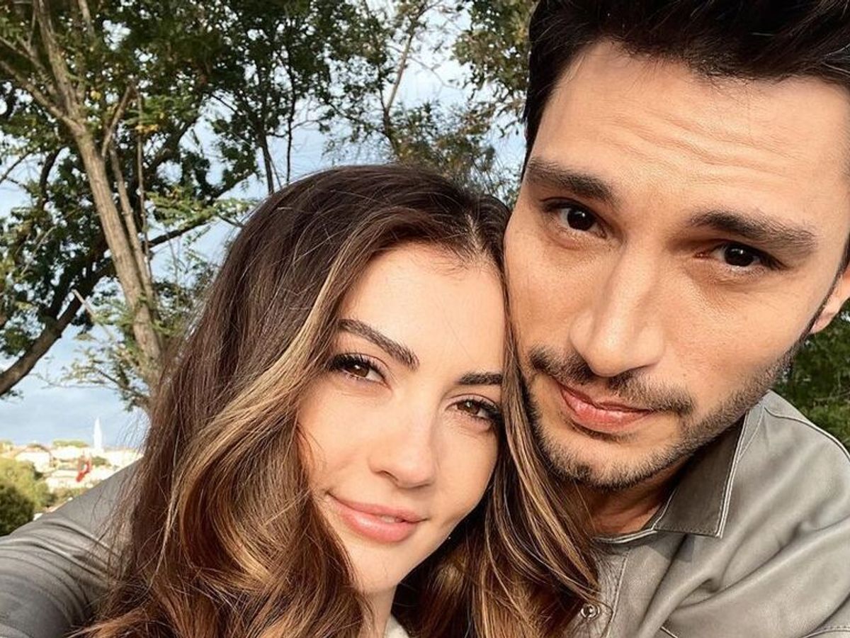 Burcu Özberk aclara si sale con İlhan Şen, su compañero en Amor Lógica  Venganza