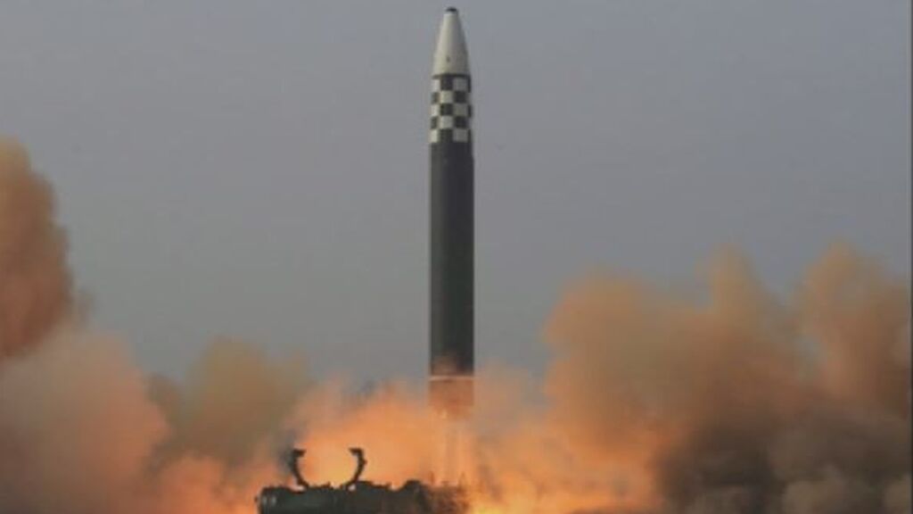 Corea del Norte aumenta la tensión al lanzar un misil en aguas de Japón