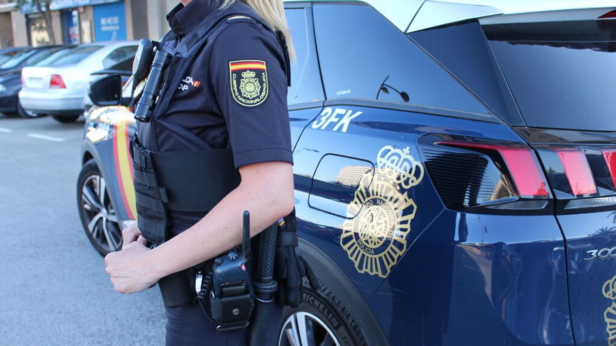 Detenidos en Valencia por agredirse con un rodillo de amasar, un cuchillo y por propinarse varios golpes Detenidos en Valencia por agredirse con un rodillo de amasar, un cuchillo y por propinarse varios golpes