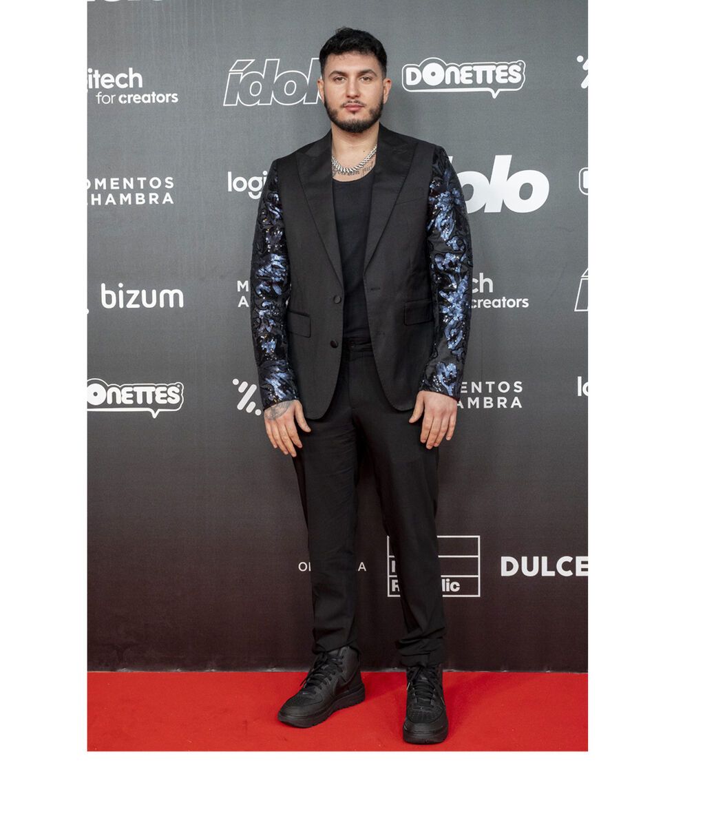 Omar Montes fue uno de los artistas invitados que actuó en los Premios Ídolo