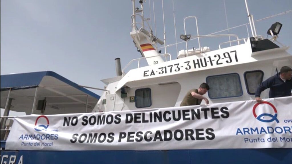 La flota pesquera andaluza continúa el paro indefinido por el precio del combustible