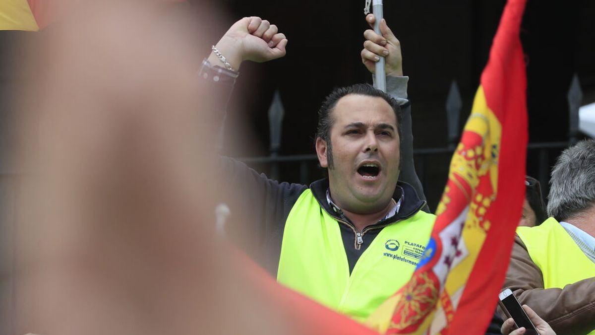 Los transportistas dan un "último empujón" al paro con una marcha por Madrid Los transportistas dan un "último empujón" al paro con una marcha por Madrid