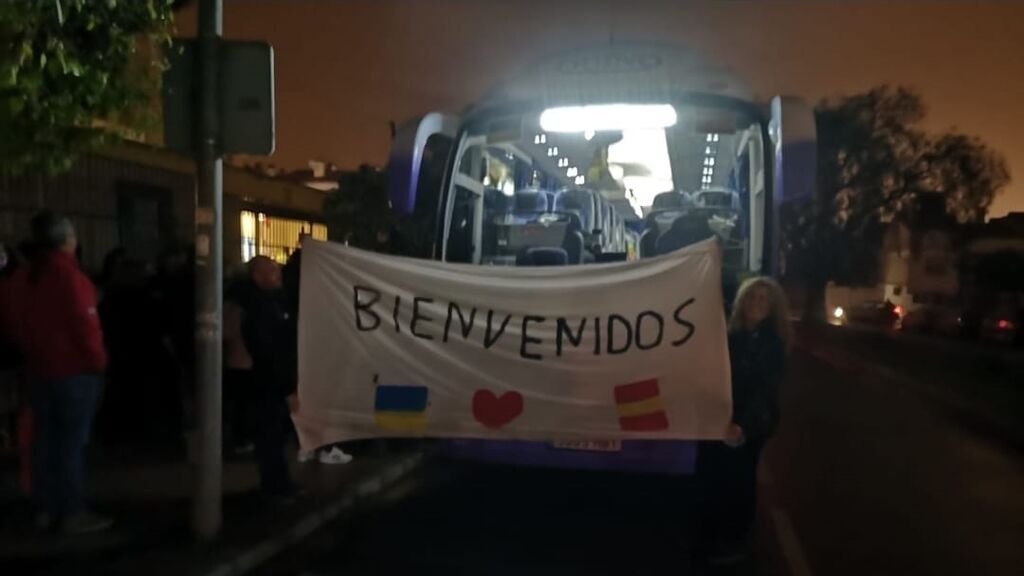 Llegada de un autobús con refugiados ucranianos a Málaga