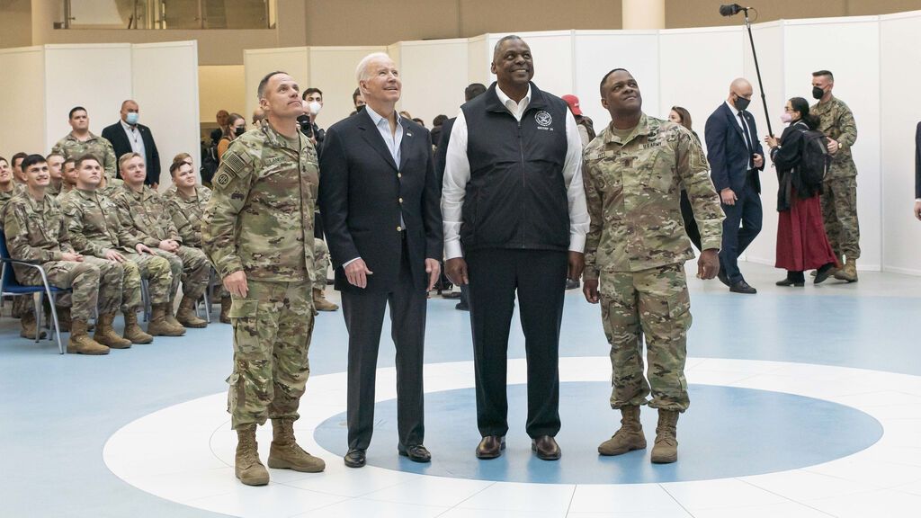 Joe Biden y Lloyd Austin en Polonia