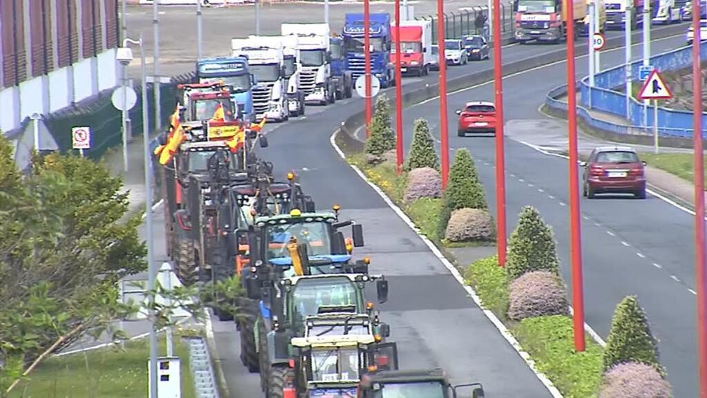 Transportistas gallegos mantienen el paro en una jornada sin grandes incidencias