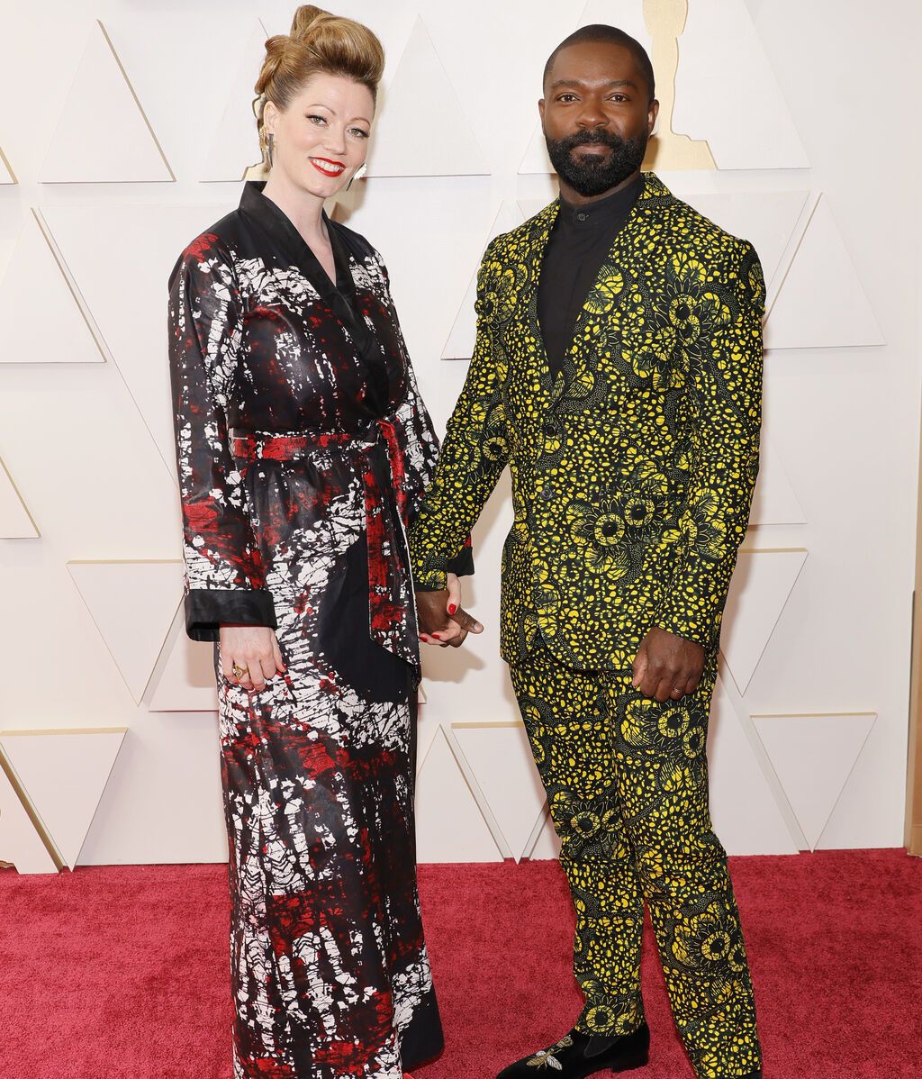 Jessica Oyelowo y David Oyelowo  posan en la alfombra roja de los Premios Oscar 2022