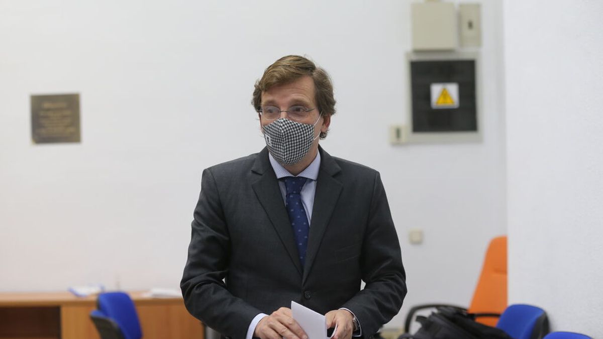 Almeida cree que "no hay caso" de espionaje a Ayuso y acusa a la oposición de montar un "circo" Almeida cree que "no hay caso" de espionaje a Ayuso y acusa a la oposición de montar un "circo"