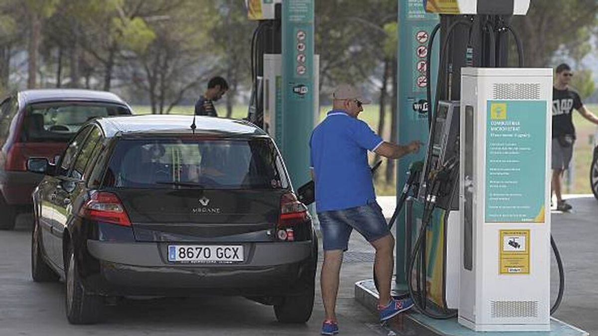 ¿Por qué la medida de reducir en 20 céntimos el precio del litro de combustible del Gobierno corre peligro?