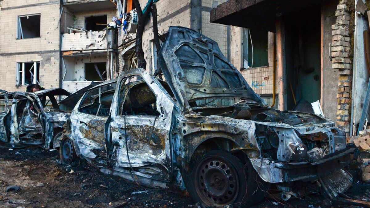 EuropaPress_4331926_20_march_2022_ukraine_kiev_general_view_of_burnt_out_cars_outside_damaged EuropaPress_4331926_20_march_2022_ukraine_kiev_general_view_of_burnt_out_cars_outside_damaged