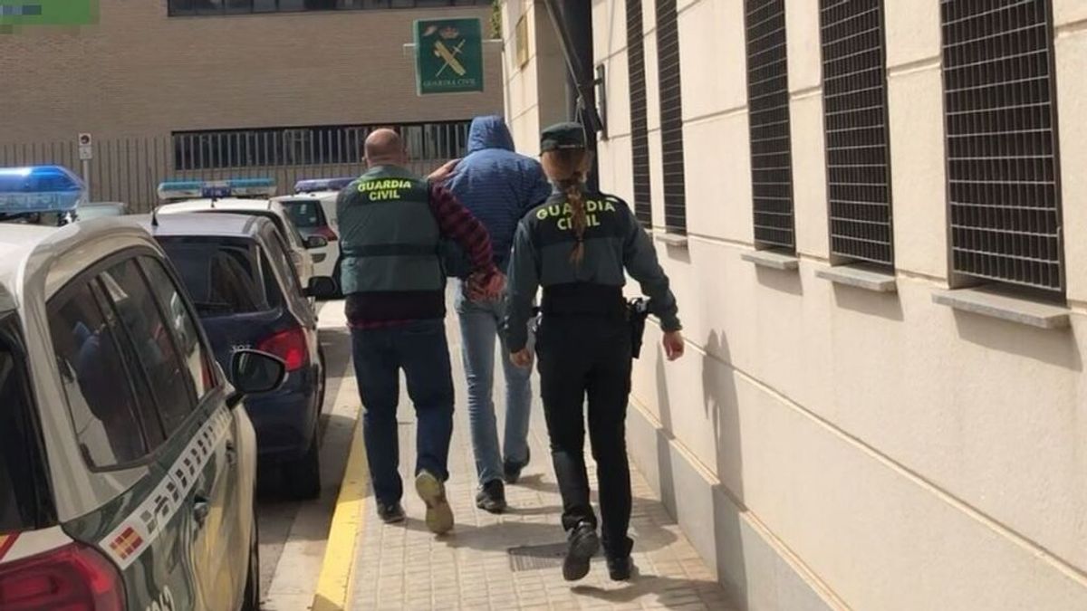 Dos detenidos en Chiva y Alfafar por 30 robos en viviendas y 13 en vehículos Dos detenidos en Chiva y Alfafar por 30 robos en viviendas y 13 en vehículos