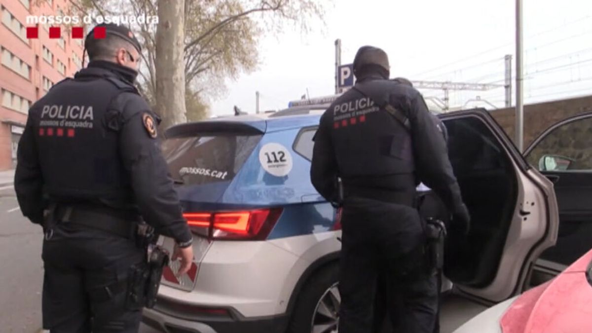 Macrooperación antidroga con 350 policías en Barcelona y Sant Adrià del Besòs Macrooperación antidroga con 350 policías en Barcelona y Sant Adrià del Besòs