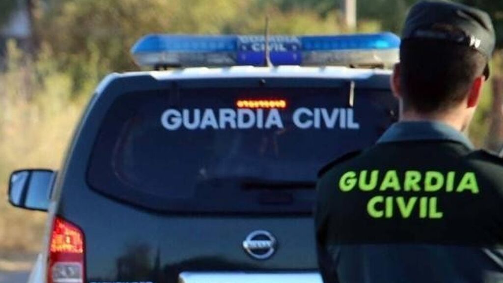 La Guardia Civil se ve obligada a reducir a un presunto maltratador en Málaga