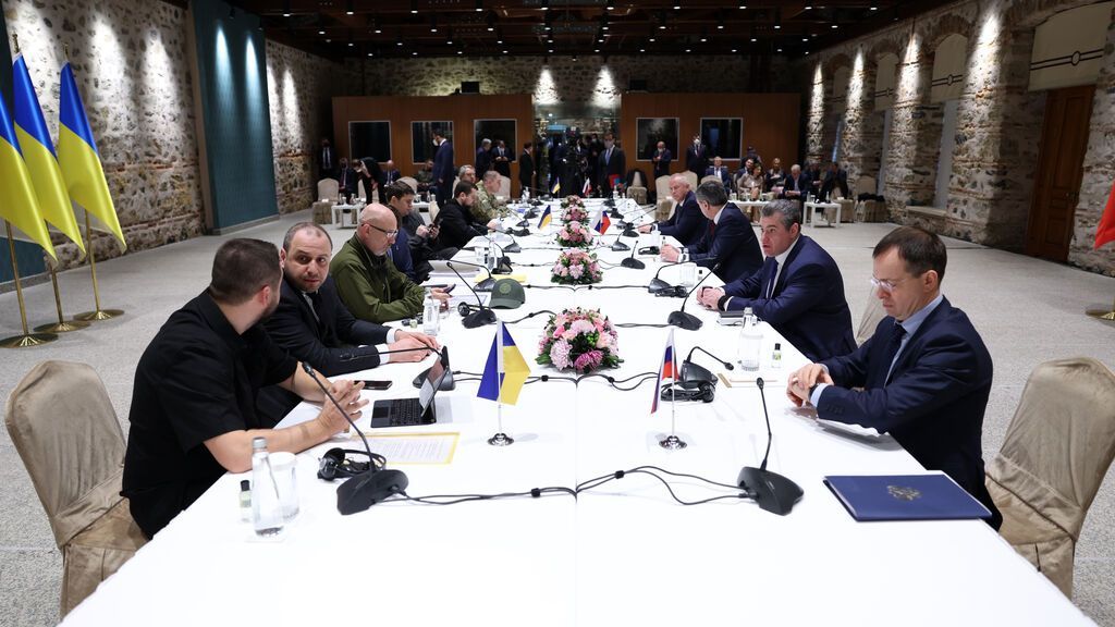 Abramovich, presente en la reanudación de las conversaciones de paz en Estambul