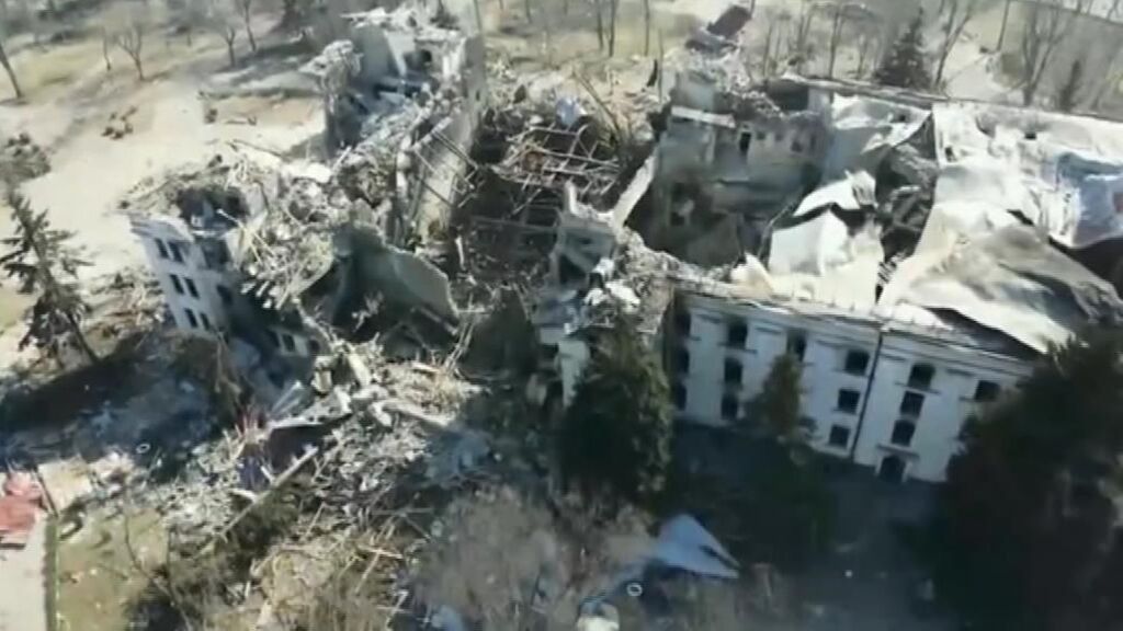 El teatro de Mariúpol a vista de dron