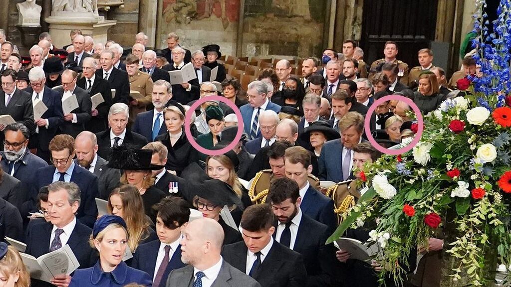 El tenso reencuentro de la reina Letizia y Marie-Chantal en abadía de Westminster