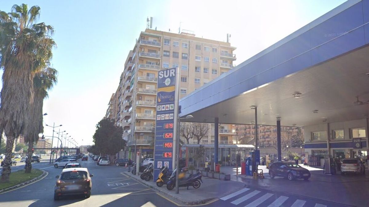 Las gasolineras valencianas apoyan el cierre patronal al no poder asumir el descuento Las gasolineras valencianas apoyan el cierre patronal al no poder asumir el descuento