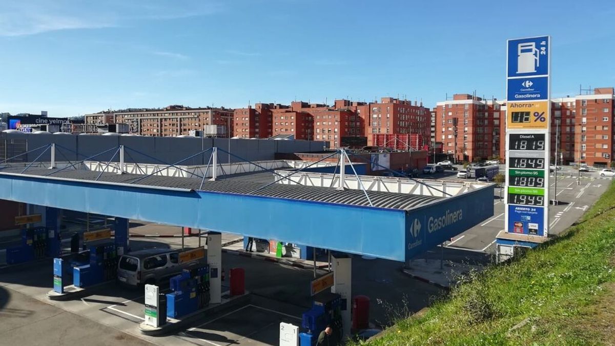 Rebelión de las gasolineras contra la rebaja de 20 céntimos, una medida "inviable" que las "asfixia" Rebelión de las gasolineras contra la rebaja de 20 céntimos, una medida "inviable" que las "asfixia"