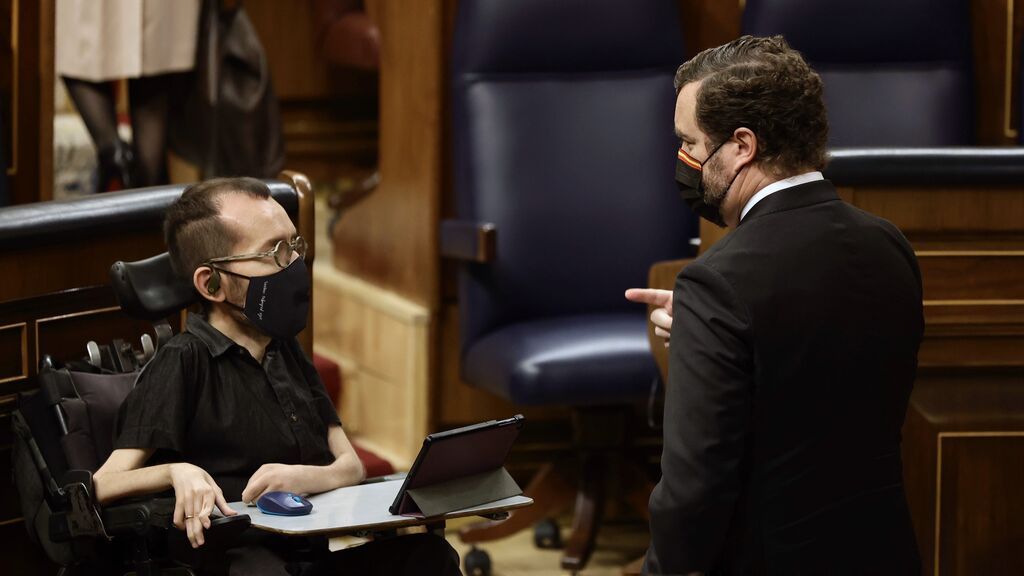 Echenique saca en el Congreso "los amigos narcotraficantes" de Feijóo: "Hay foto"