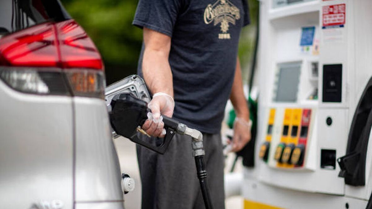 Un tercio de las gasolineras aumentan el precio del diésel para compensar el descuento de los carburantes
