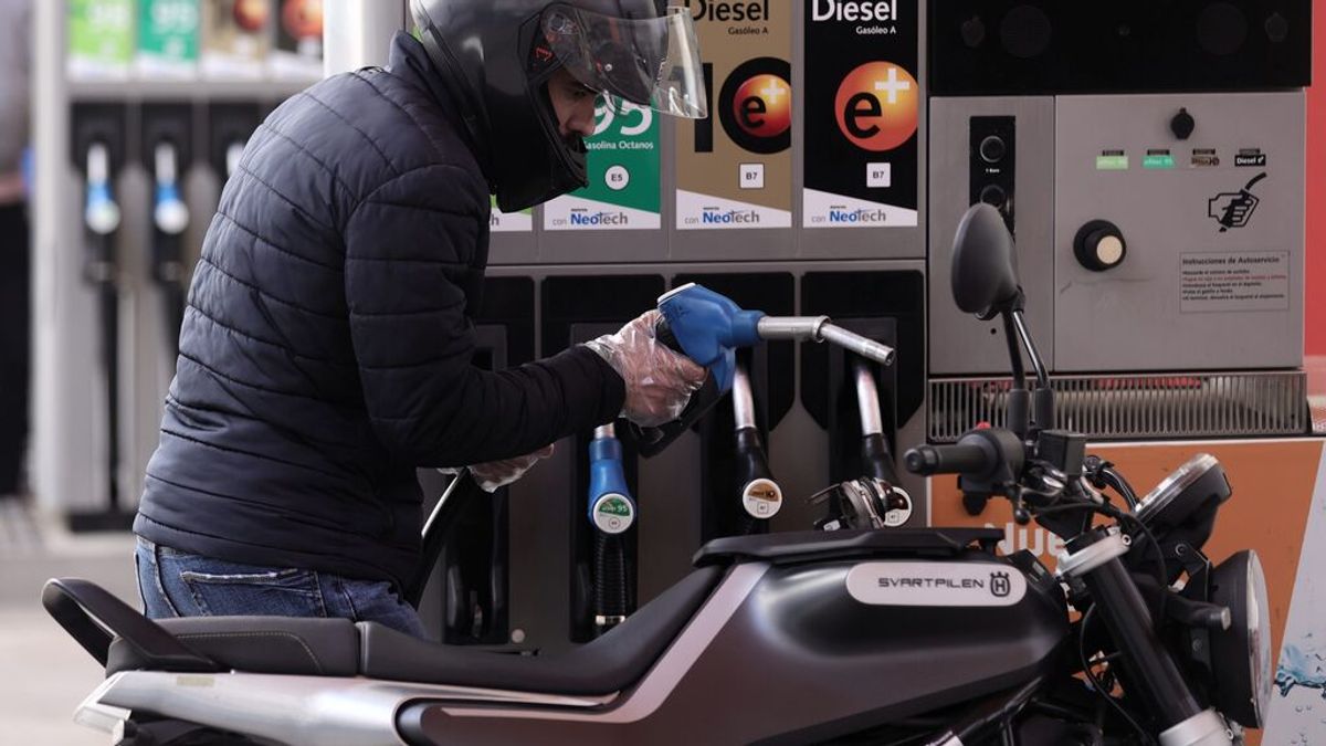 Más de un euro de diferencia por litro de combustible entre la gasolinera más cara y la más barata de España Más de un euro de diferencia por litro de combustible entre la gasolinera más cara y la más barata de España