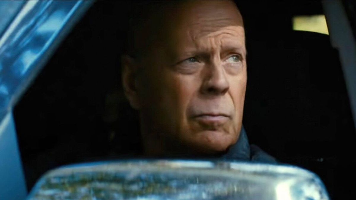 El doble de Bruce Willis notó que el actor se distraía y adelgazaba meses antes de ser diagnosticado de afasia