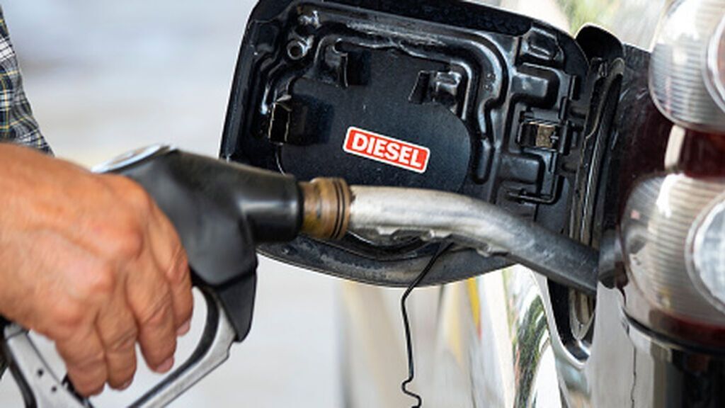 Por primera vez en la historia el precio medio del diésel es superior al de la gasolina