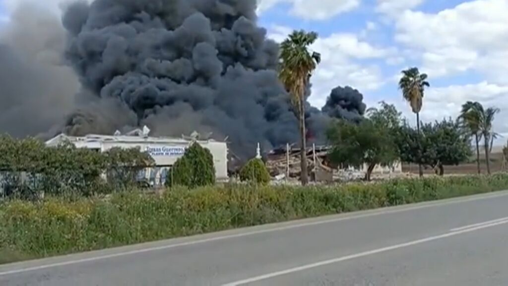 Un muerto y tres heridos, uno grave, tras una explosión en Morón