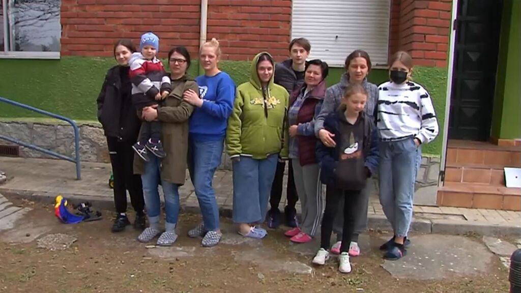 Diecinueve refugiados ucranianos dan vida a San Xoán de Río, el pueblo más envejecido de Galicia
