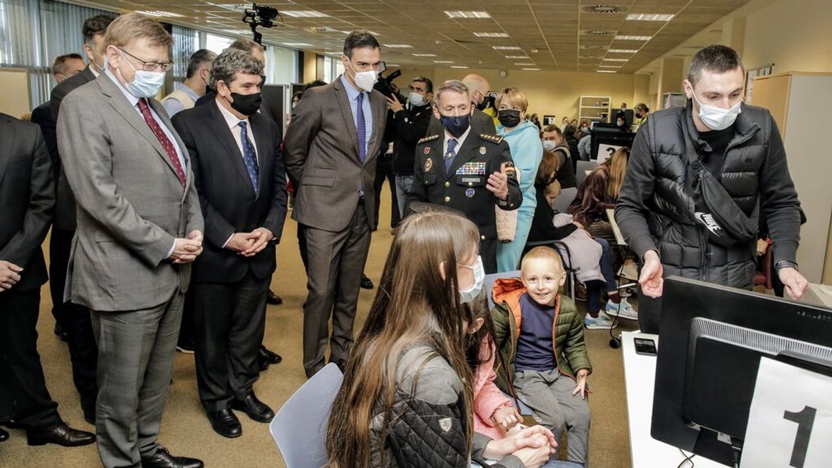 Pedro Sánchez visita un centro de refugiados en Alicante Pedro Sánchez visita un centro de refugiados en Alicante