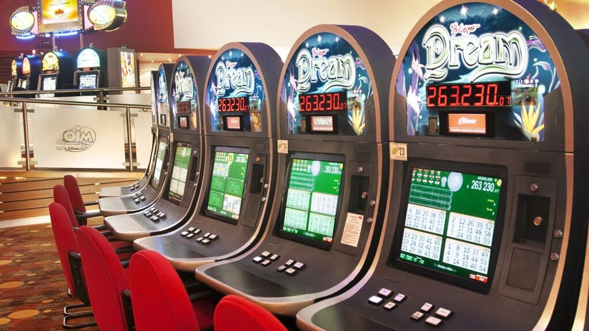 A prisión por tres asaltos en salones de juego de Sevilla en los que maniataba a los empleados A prisión por tres asaltos en salones de juego de Sevilla en los que maniataba a los empleados