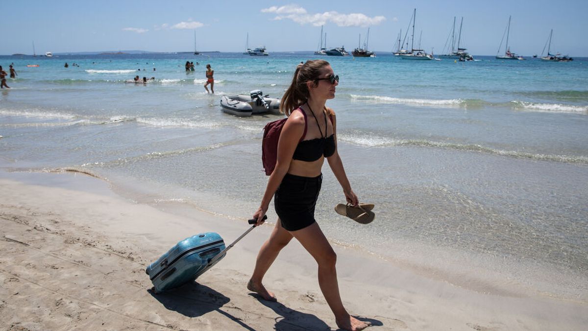 El turismo internacional vuelve a España: las reservas en las islas para Semana Santa superan las de 2019 El turismo internacional vuelve a España: las reservas en las islas para Semana Santa superan las de 2019