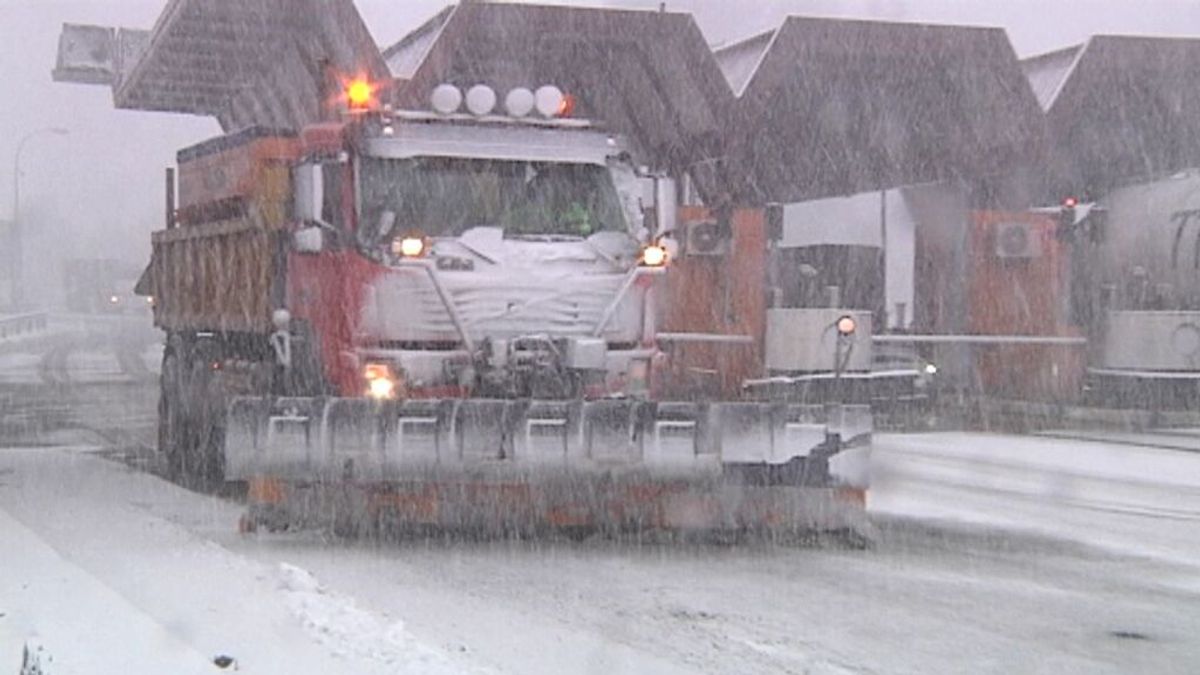 Cerrados por nieve los puertos alaveses de Herrera y Orduña y en Opakua son obligatorias las cadenas Cerrados por nieve los puertos alaveses de Herrera y Orduña y en Opakua son obligatorias las cadenas