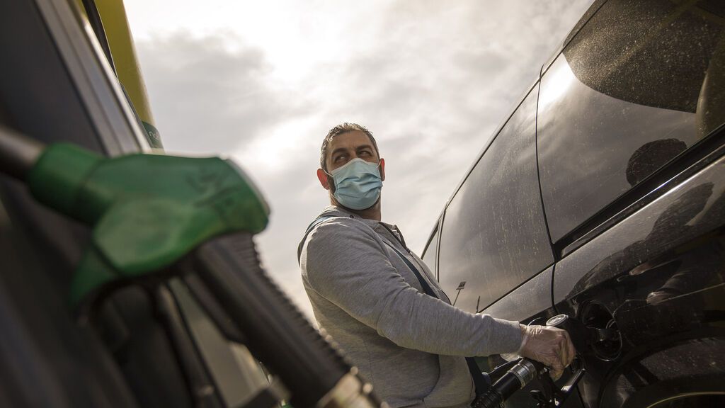 ¿Cuánto voy a ahorrar en gasolina y en diésel con la rebaja de 20 céntimos del Gobierno?