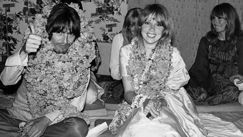 George Harrison junto a Patti Boyd en 1967.
