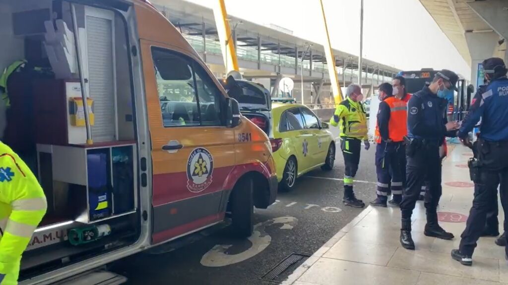Un niño de tres años muere atropellado por un autobús en el aeropuerto de Madrid