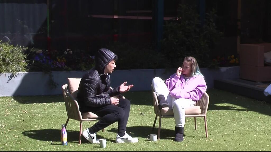 Adrián afectado por Colchero