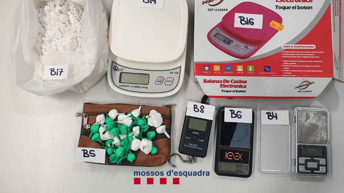 Detenidas 10 personas de un clan familiar de Viladecans por un delito de organización criminal y tráfico de drogas Detenidas 10 personas de un clan familiar de Viladecans por un delito de organización criminal y tráfico de drogas