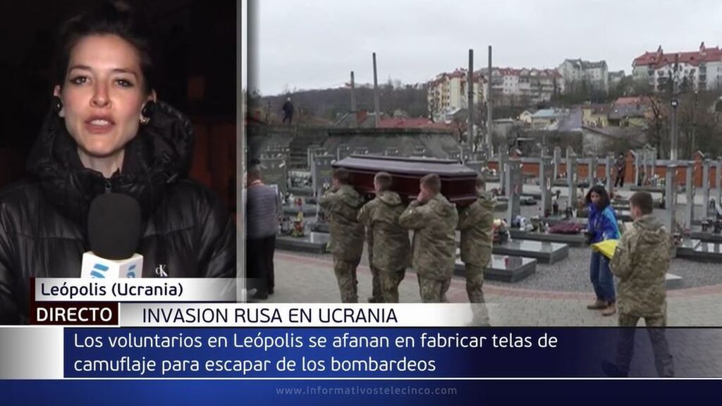 Así se vive un funeral a los soldados caídos ucranianos en Leópolis: "Ha sido realmente emocionante"
