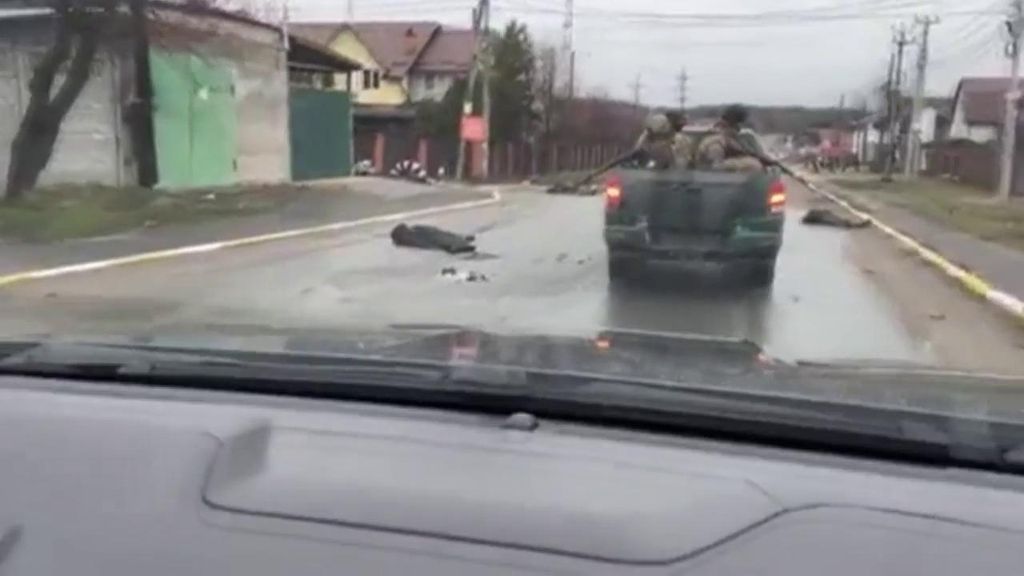 IMÁGENES SENSIBLES: Ucrania culpa a Rusia de maniatar y asesinar a civiles en Bucha