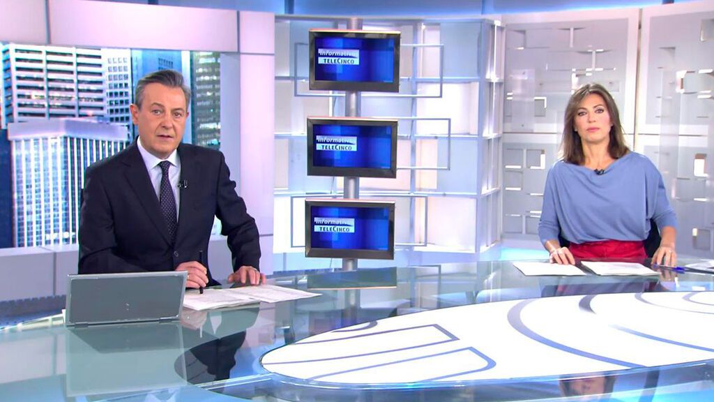 Con José Ribagorda y Ángeles Blanco Informativos Telecinco 2022 Mediodía 03/04/2022