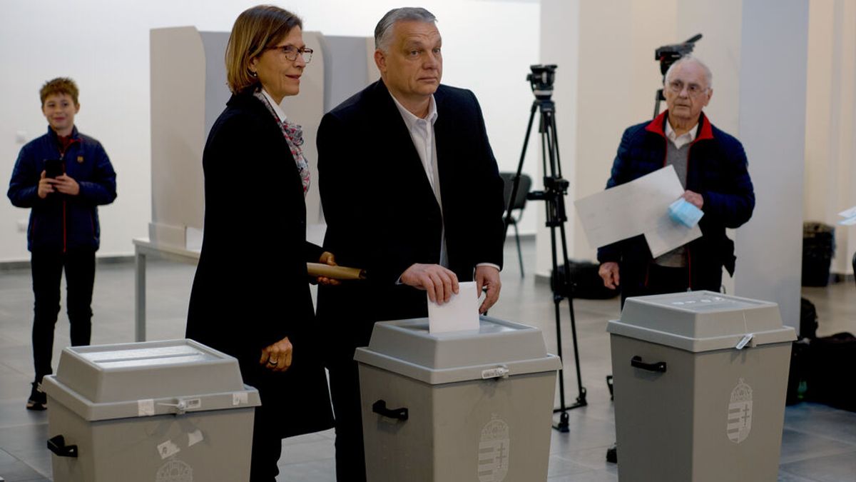 Hungría celebra unas reñidas elecciones en las que Orbán aspira a consolidar su deriva conservadora