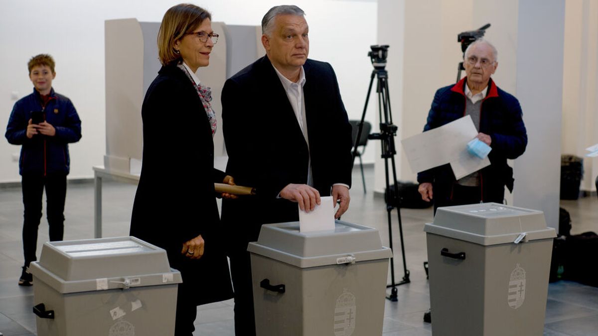 Hungría celebra unas reñidas elecciones en las que Orbán aspira a consolidar su deriva conservadora Hungría celebra unas reñidas elecciones en las que Orbán aspira a consolidar su deriva conservadora