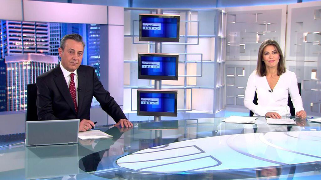 Con José Ribagorda y Ángeles Blanco Informativos Telecinco 2022 Noche 02/04/2022