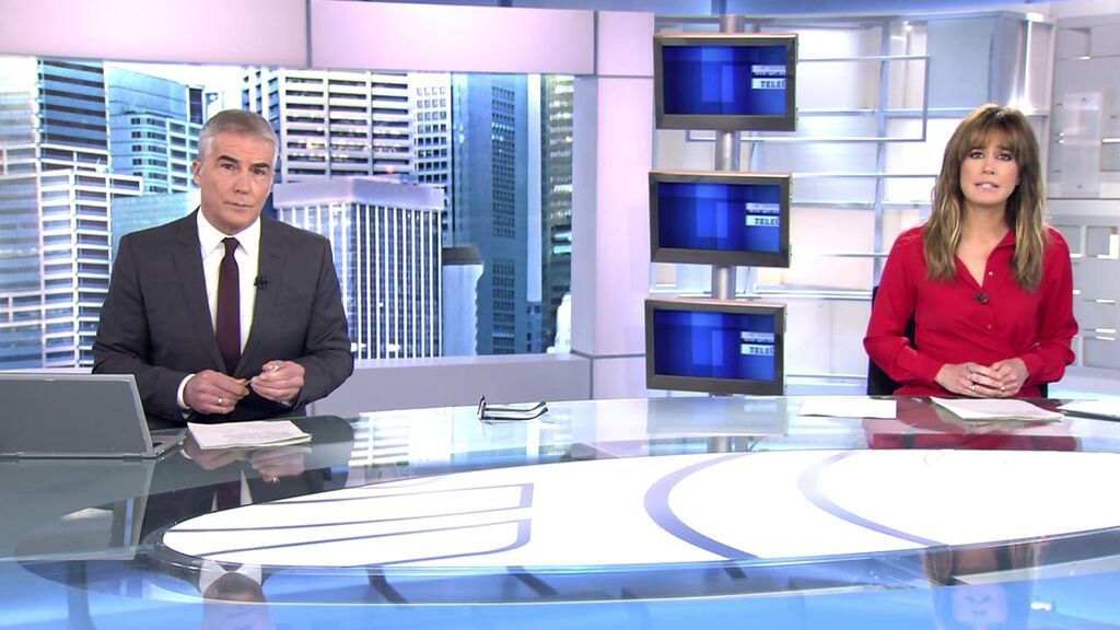 Con David Cantero e Isabel Jiménez Informativos Telecinco 2022 Mediodía 04/04/2022