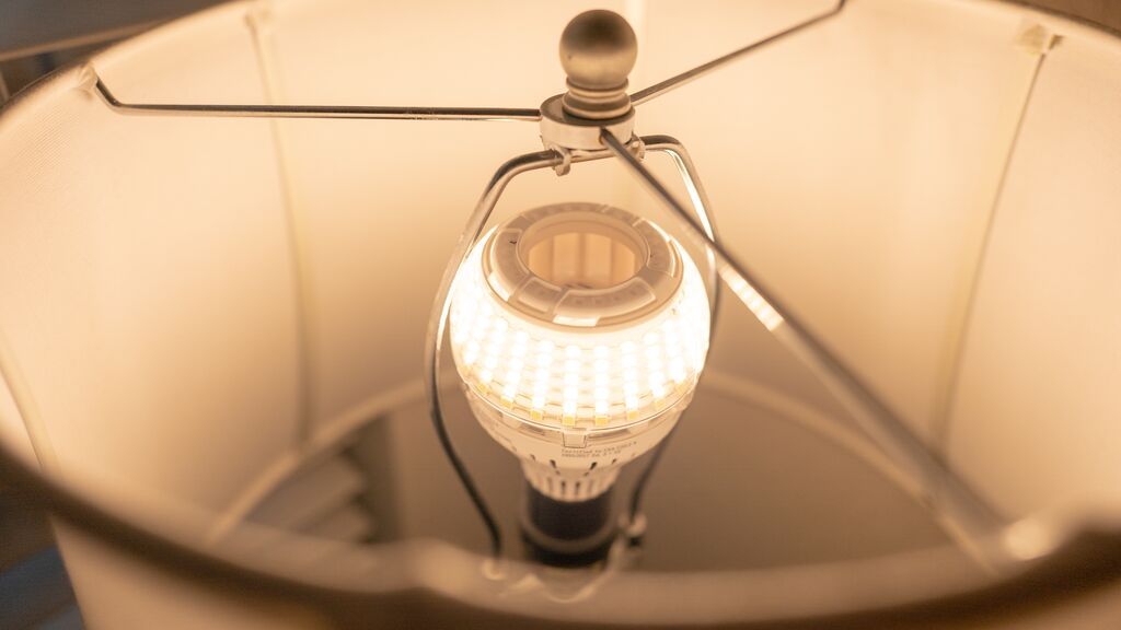 El precio de la luz este lunes 04 de abril: ¿qué horas son más baratas?