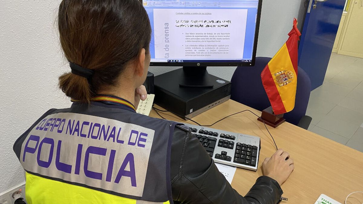 Detenida una persona en Santiago por extorsionar a usuarios de páginas web de citas